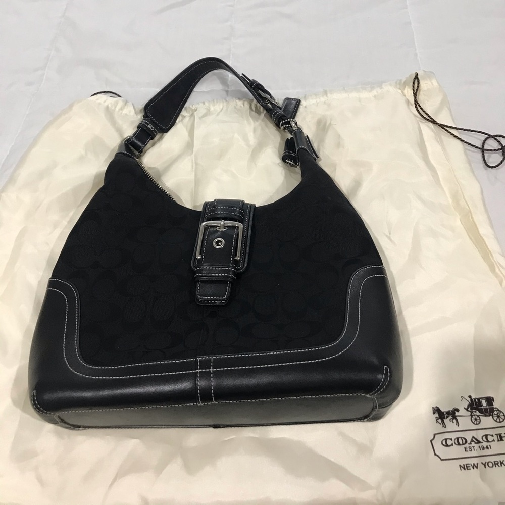 AUTHENTIC COACH SHOULDER BAG/ LIKE NWOT